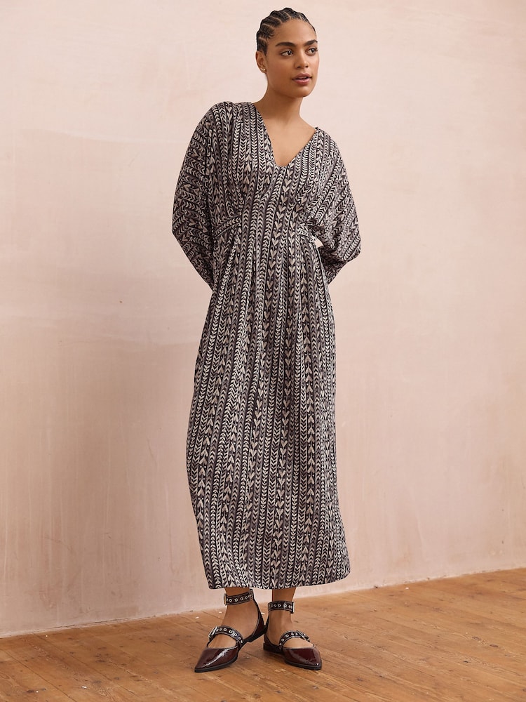 Wine and Cream Heart Print V-Neck Boho Belted Jersey Midi Shirt Dress - Image 1 of 7