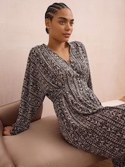 Wine and Cream Heart Print V-Neck Boho Belted Jersey Midi Shirt Dress - Image 2 of 7