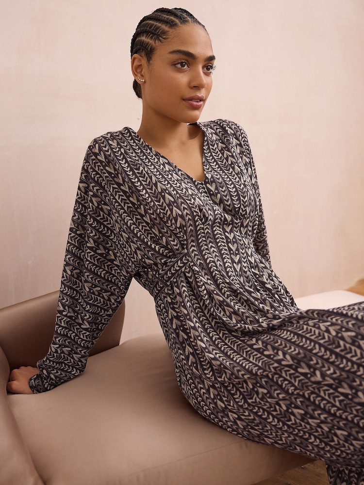Wine and Cream Heart Print V-Neck Boho Belted Jersey Midi Shirt Dress - Image 2 of 7