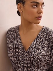 Wine and Cream Heart Print V-Neck Boho Belted Jersey Midi Shirt Dress - Image 4 of 7