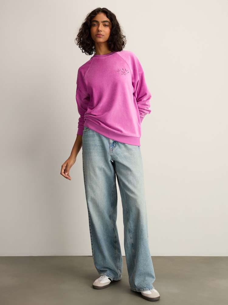 وردي مائل للأرجواني - Micro Corduroy Velvet Soft Touch Relaxed Fit Graphic Crew Neck Sweatshirt - صورة 2 من 7
