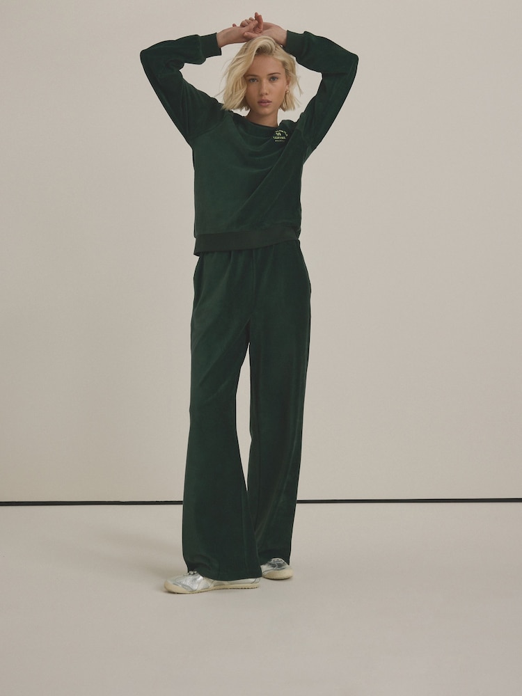 Vert forêt - Micro Corduroy Velvet Soft Touch Relaxed Fit Graphic Crew Neck Sweatshirt - Image 4 of 6
