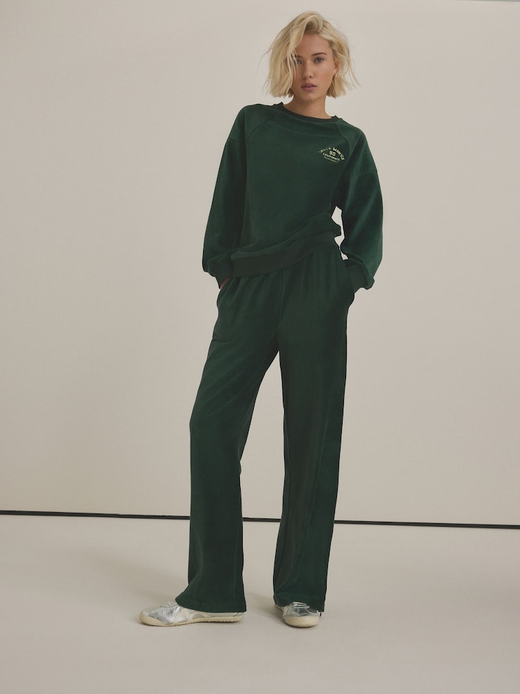 Vert forêt - Micro Corduroy Velvet Touch Graphique Amble Survêtement - Image 1 of 8