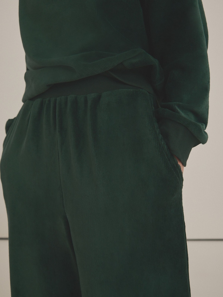 Vert forêt - Micro Corduroy Velvet Touch Graphique Amble Survêtement - Image 4 of 8