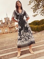 Lunares - Lipsy Flutter Sleeve Floral Chiffon Midi Dress - Imagen 3 de 4