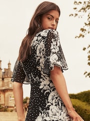 Lunares - Lipsy Flutter Sleeve Floral Chiffon Midi Dress - Imagen 4 de 4
