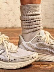 New Balance White/Silver Womens Fresh Foam Arishi v4 Trainers - Image 7 of 10