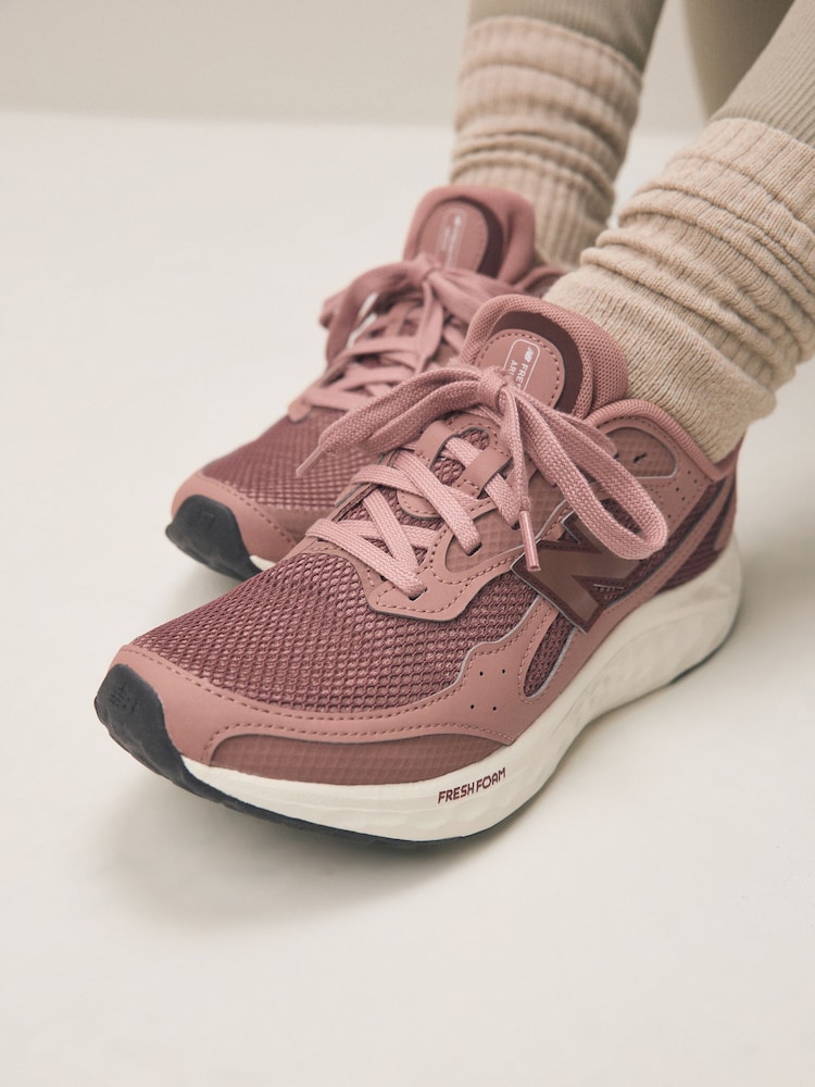 Dorado rosa - Zapatillas de deporte para mujer Fresh Foam Arishi V4 de New Balance - Imagen 2 de 12 Dorado rosa - Zapatillas de deporte para mujer Fresh Foam Arishi V4 de New Balance - Imagen 2 de 12