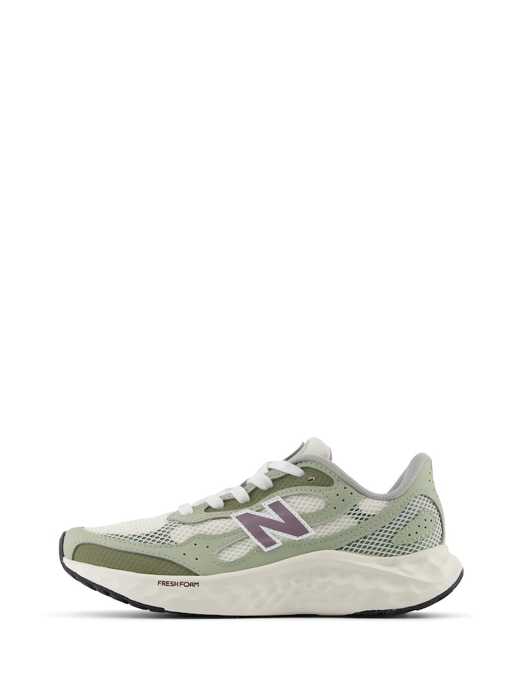 New Balance White/Green Womens Fresh Foam Arishi v4 Trainers - Image 2 of 16