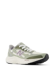 New Balance White/Green Womens Fresh Foam Arishi v4 Trainers - Image 8 of 16