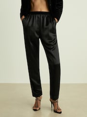 Reiss Black Elea Satin Elasticated Tapered Trousers - Image 3 of 6