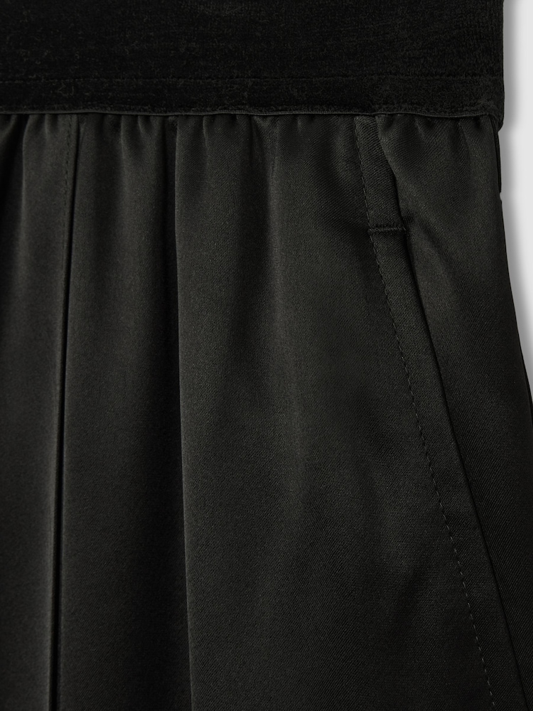 Reiss Black Elea Satin Elasticated Tapered Trousers - Image 6 of 6