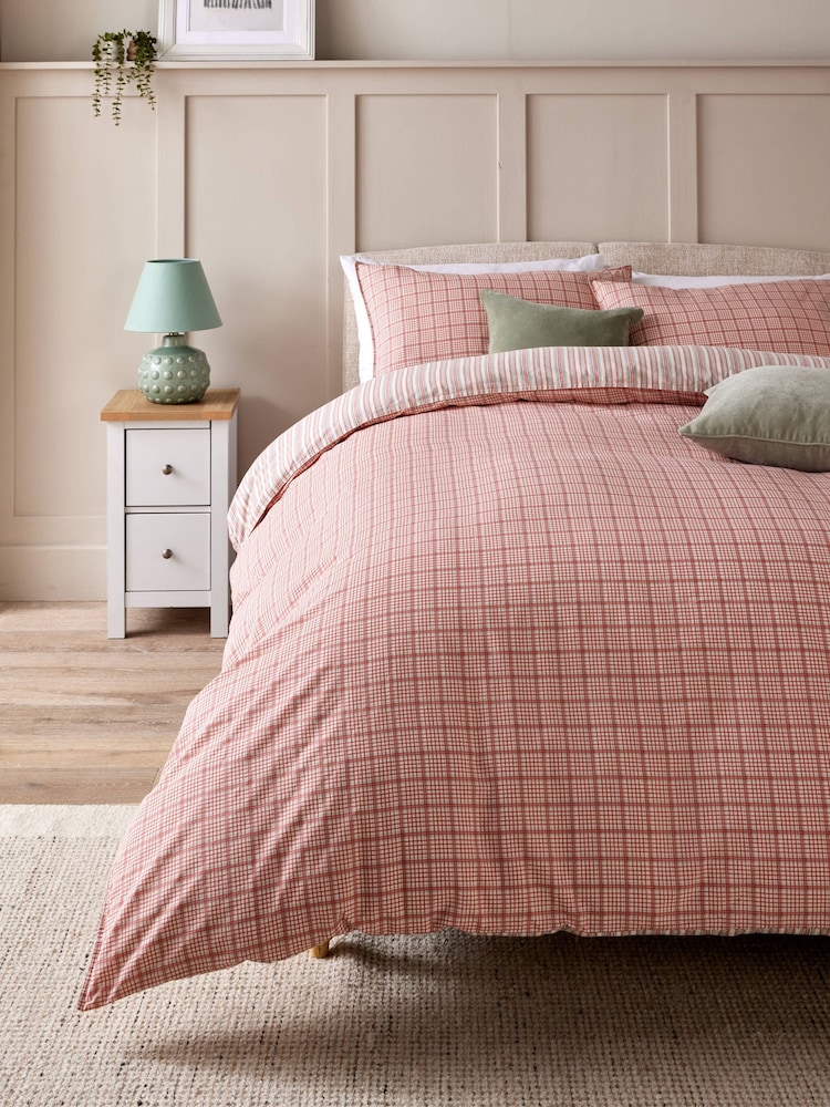 100% Cotton Washed Stripe Check Reversible Duvet Cover and Pillowcase Set - Изображение 1 из 7