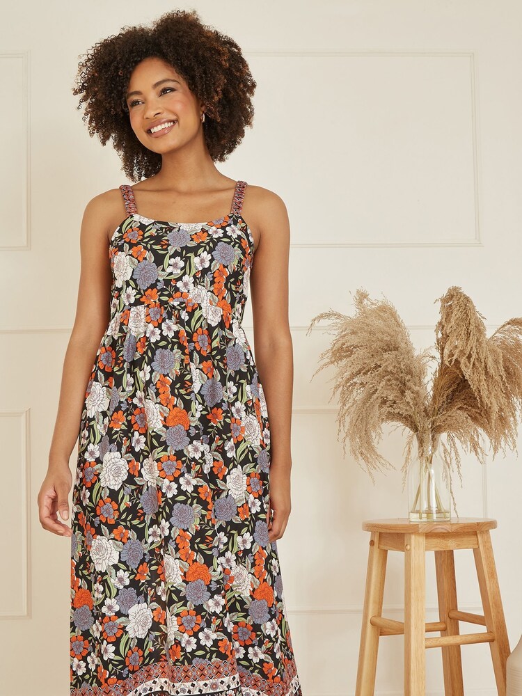 Yumi Black Retro Floral Print Midi Sun Dress With Border Hem - Image 2 of 5 Yumi Black Retro Floral Print Midi Sun Dress With Border Hem - Image 2 of 5