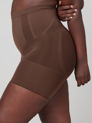 SPANXsculpt™ On Core Mid-Thigh Shorts - Image 3 of 4