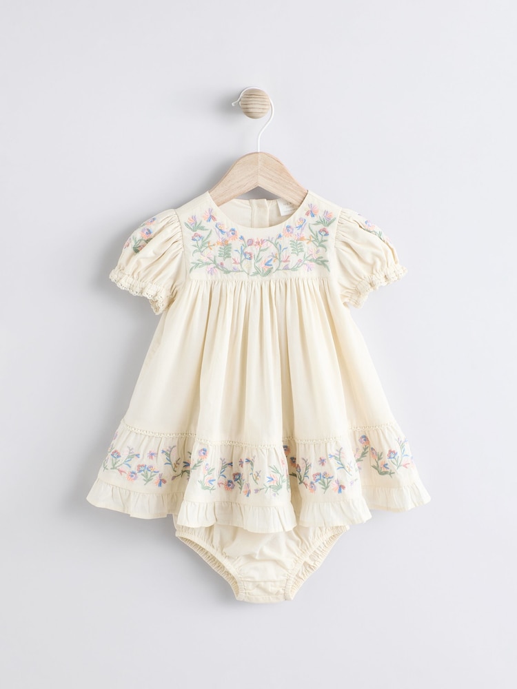 Cream Blumenmuster - Besticktes Babykleid aus 100 % Baumwolle (0Monate–2Jahre) - Bild 1 von 9 Cream Blumenmuster - Besticktes Babykleid aus 100 % Baumwolle (0Monate–2Jahre) - Bild 1 von 9