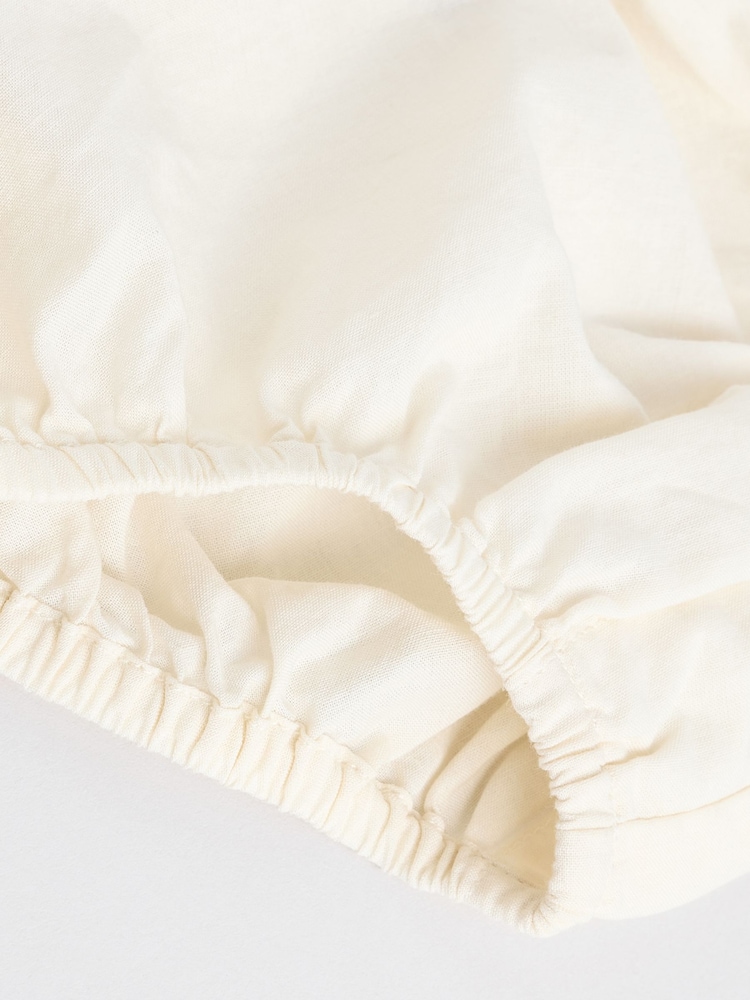 Cream Blumenmuster - Besticktes Babykleid aus 100 % Baumwolle (0Monate–2Jahre) - Bild 9 von 9 Cream Blumenmuster - Besticktes Babykleid aus 100 % Baumwolle (0Monate–2Jahre) - Bild 9 von 9