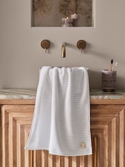 White N. Premium 100% Cotton Towel - Image 2 of 5