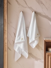 White N. Premium 100% Cotton Towel - Image 5 of 5