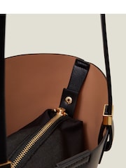 حقيبة يد كبيرة مزينة بقطع معدنية تصميم Tote من Accessorize - صورة 3 من 4