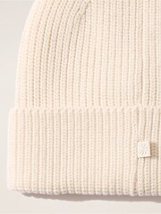Cream - Athleta Cosy Hour Ribbed čepica klobuki in kape; pokrivala - Slika 2 iz 3