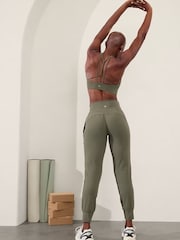 Verde - Pantalones de chándal de yoga de tiro alto con bolsillos Salutation de Athleta - Imagen 2 de 3