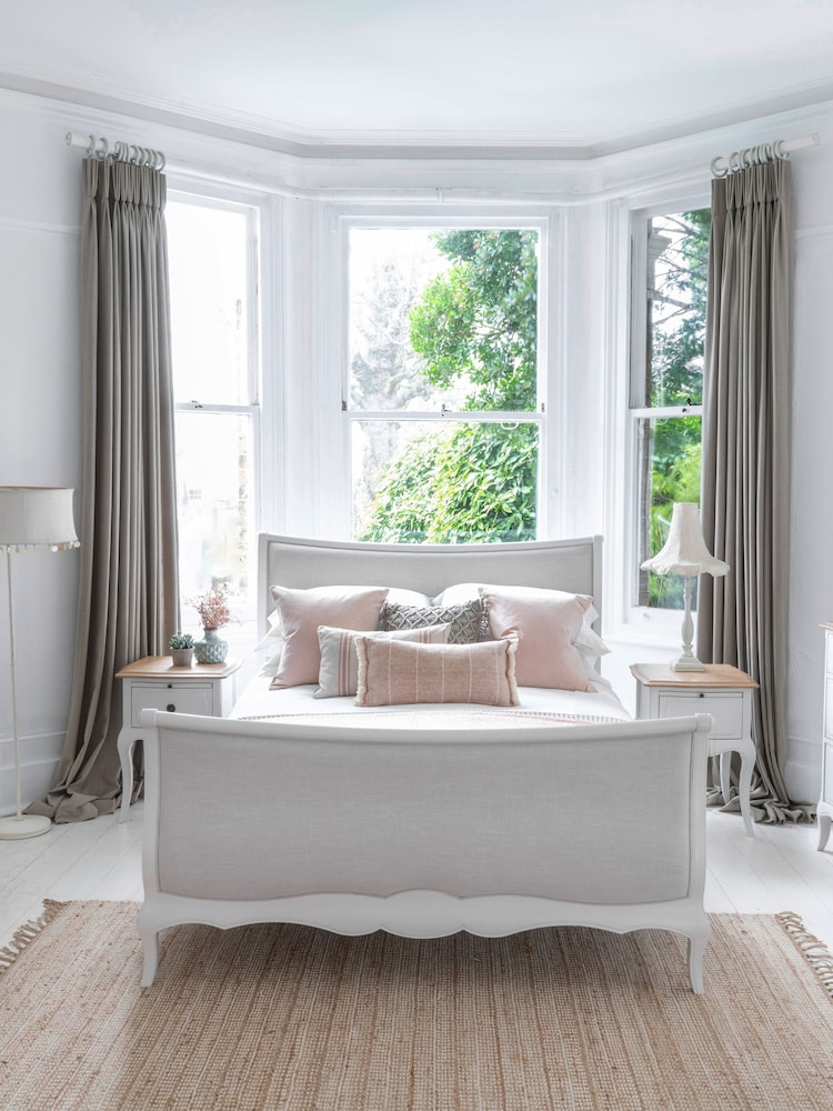 Willis & Gambier White Amelie Wooden & Upholstered Bed - Image 1 of 4