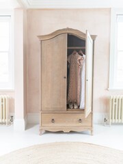 Willis & Gambier Oak Camille Double Wooden Wardrobe - Image 2 of 2