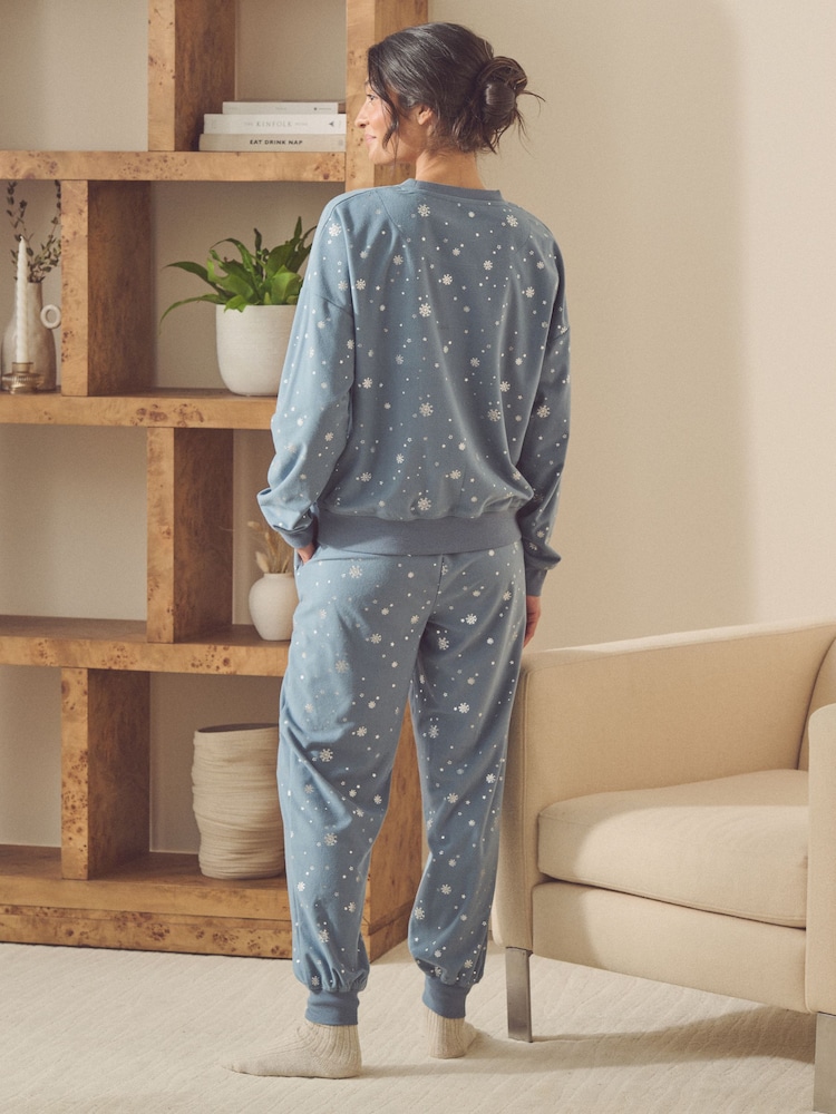 Schneeflocken-Blau - Christmas Cosy Long Sleeve Pyjamas - Bild 2 von 9 Schneeflocken-Blau - Christmas Cosy Long Sleeve Pyjamas - Bild 2 von 9