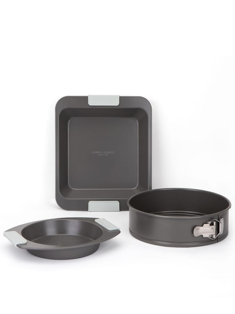 Laura Ashley Sage Leaf Set of 3 Baking Trays - Image 2 of 4 Laura Ashley Sage Leaf Set of 3 Baking Trays - Image 2 of 4