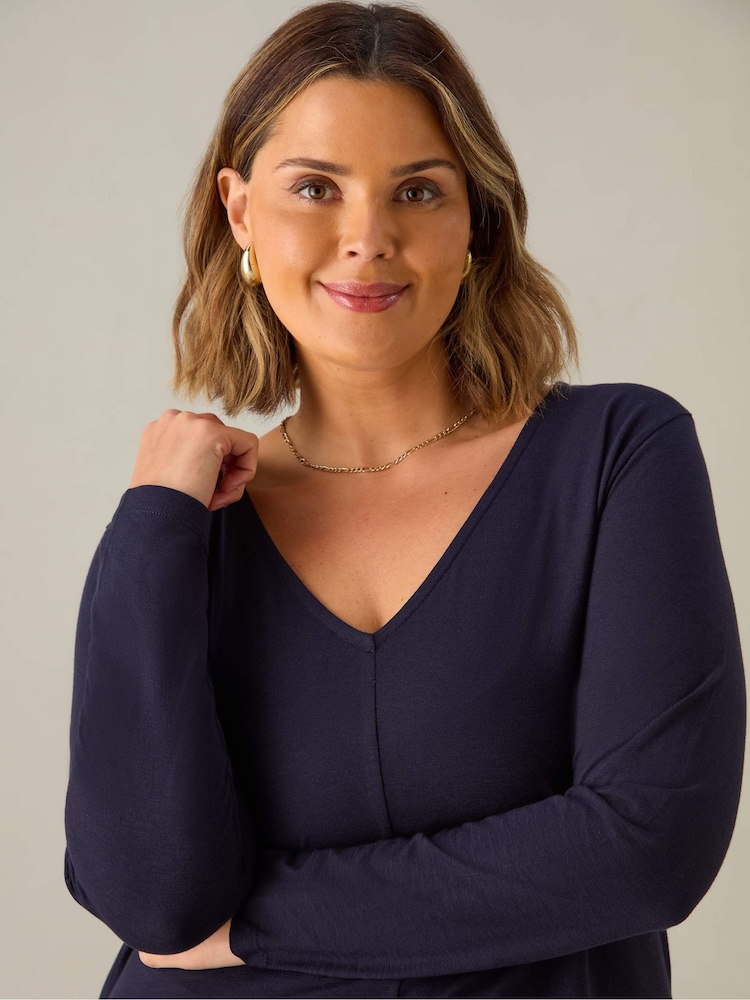 Live Unlimited Blue Curve 100% Cotton Slub V-Neck Long Sleeve T-Shirt - Image 2 of 3 Live Unlimited Blue Curve 100% Cotton Slub V-Neck Long Sleeve T-Shirt - Image 2 of 3