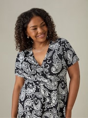 Schwarz - Live Unlimited Curve Abstract Wrap Midi Dress - Bild 4 von 4