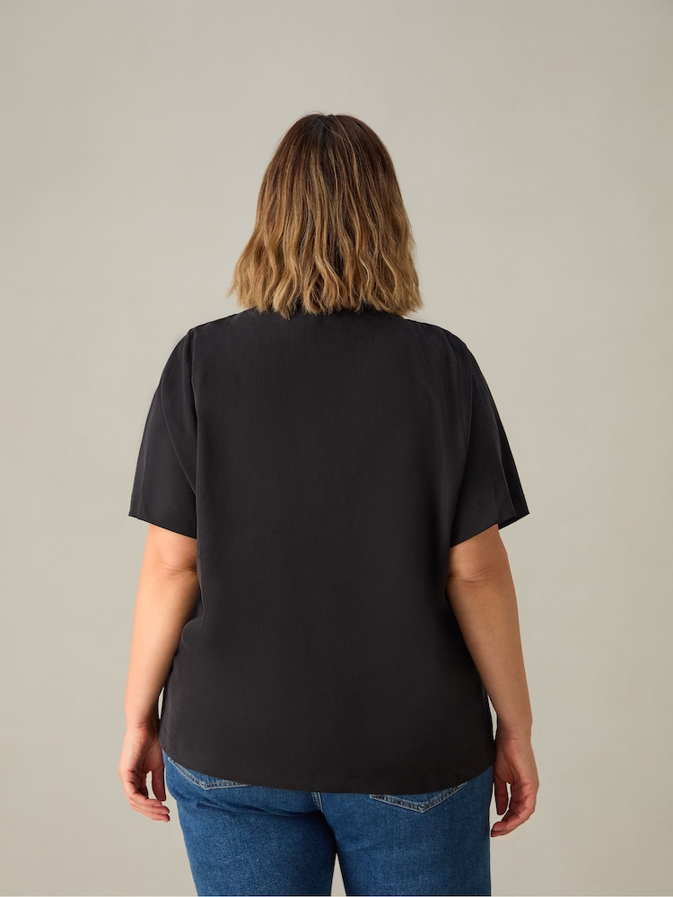 Live Unlimited Black Curve Relaxed Pocket T-Shirt - Image 6 of 6