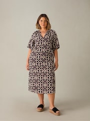 Live Unlimited Black Curve Geo Raglan Sleeve Midi Dress - Image 4 of 6
