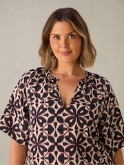 Live Unlimited Black Curve Geo Raglan Sleeve Midi Dress - Image 5 of 6
