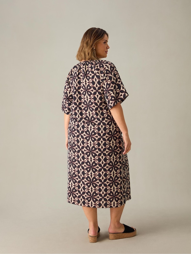 Live Unlimited Black Curve Geo Raglan Sleeve Midi Dress - Image 6 of 6