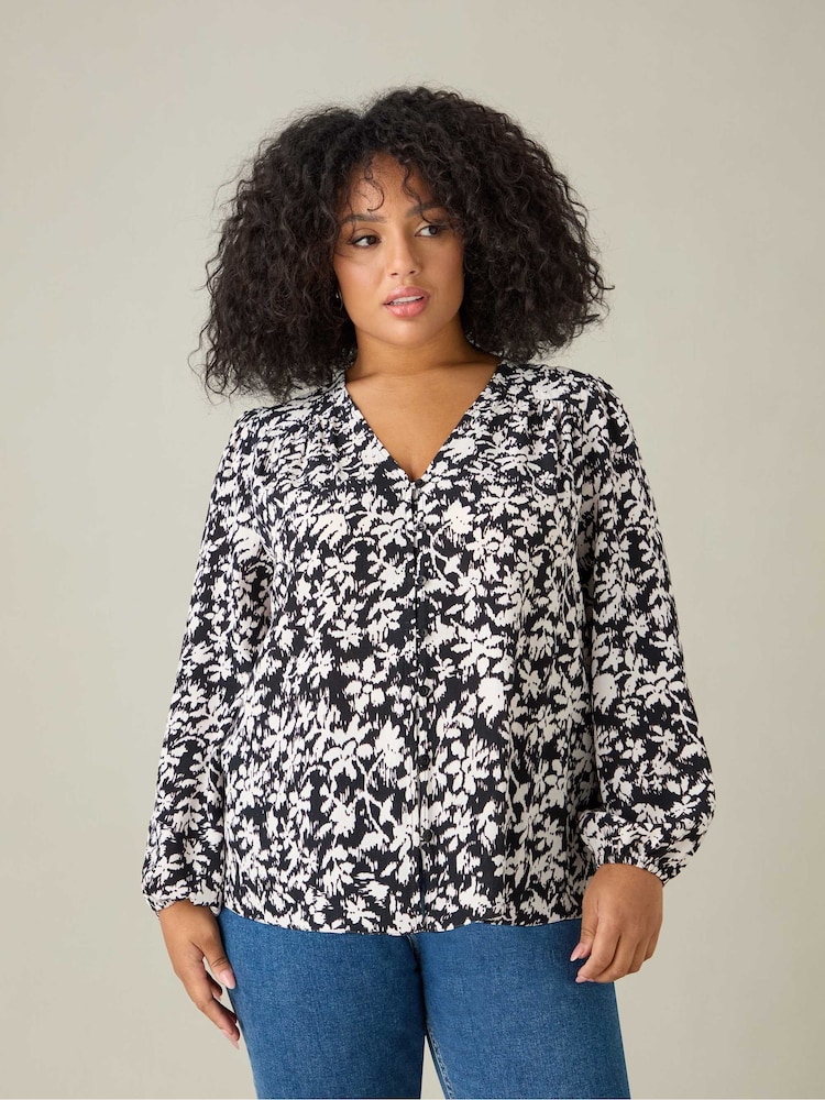 Live Unlimited Curve Floral V-Neck Button Blouse - Изображение 1 из 3