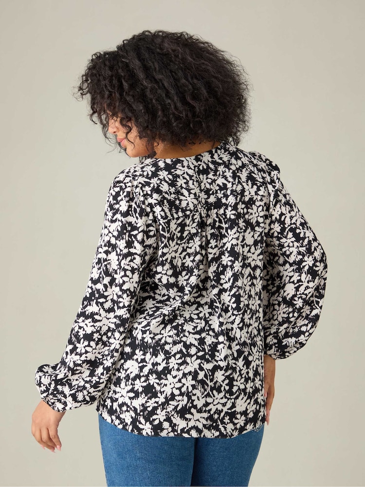 Live Unlimited Curve Floral V-Neck Button Blouse - Изображение 2 из 3