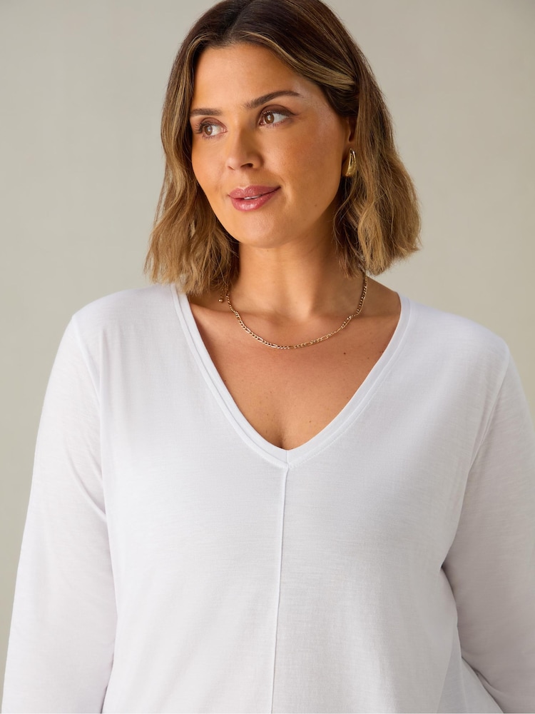 Live Unlimited White Curve 100% Cotton Slub Long Sleeve Longline T-Shirt - Image 2 of 4 Live Unlimited White Curve 100% Cotton Slub Long Sleeve Longline T-Shirt - Image 2 of 4