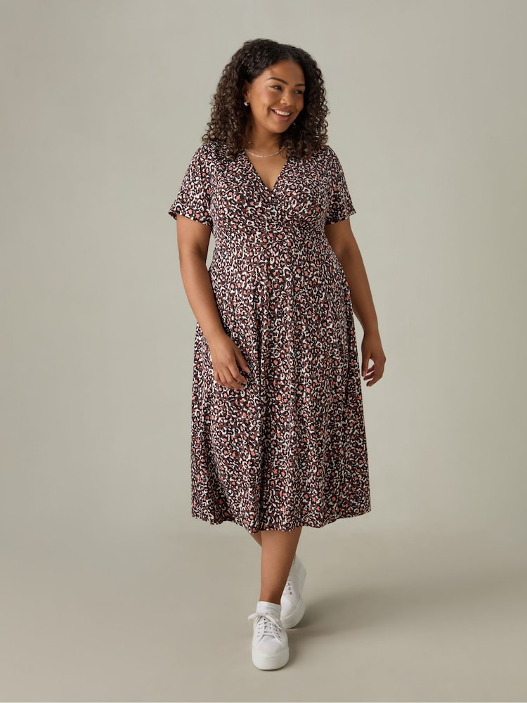 Rot - Live Unlimited Curve Abstract Wrap Midi Dress - Bild 1 von 3