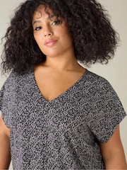Schwarz/Dunkel - Live Unlimited Curve Mono Paisley Tunic - Bild 2 von 3