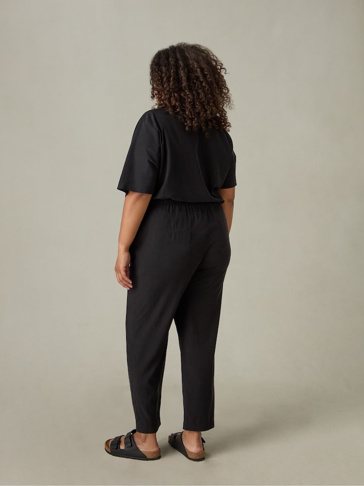 Live Unlimited Charcoal Grey Petite Relaxed Curve Tapered Trousers - Image 2 of 4