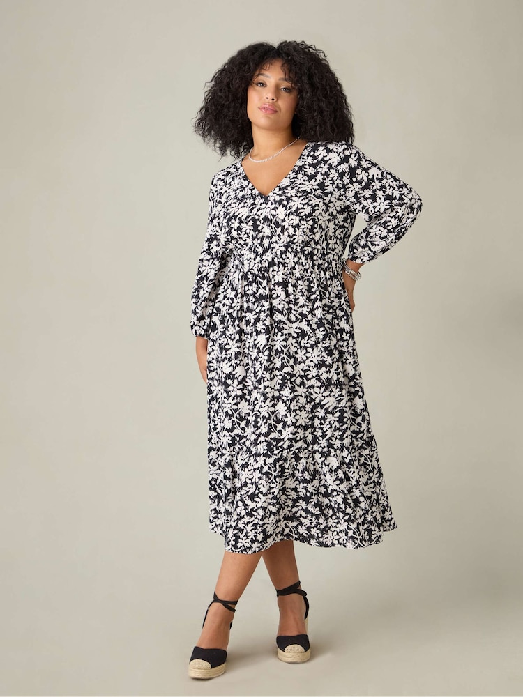 Live Unlimited Black Curve Floral V-Neck Midi Dress - Image 1 of 4