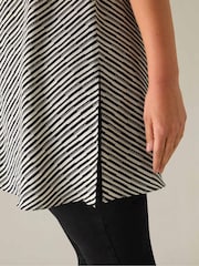 Live Unlimited Black Curve Chevron Stripe Split Front Tunic - Image 3 of 4