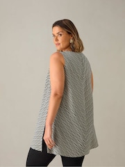 Live Unlimited Black Curve Chevron Stripe Split Front Tunic - Image 4 of 4