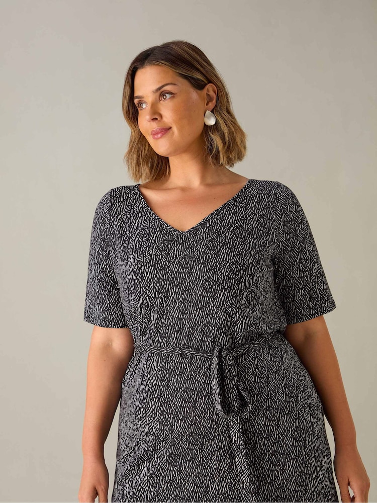 Live Unlimited Black Curve Dash Print Jersey V-Neck Midi Dress - Image 2 of 4