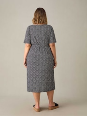 Live Unlimited Black Curve Dash Print Jersey V-Neck Midi Dress - Image 4 of 4