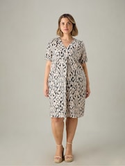 Live Unlimited Black Curve Mono Print Pleat Front Dress - Image 3 of 5