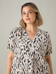 Live Unlimited Black Curve Mono Print Pleat Front Dress - Image 4 of 5