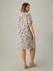 Live Unlimited Black Curve Mono Print Pleat Front Dress - Image 5 of 5